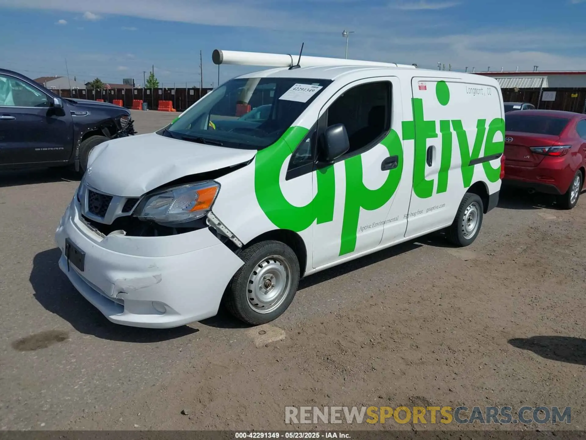 2 fotografías del automóvil dañado 3N6CM0KN9MK703084 NISSAN NV200  CARGO 2021