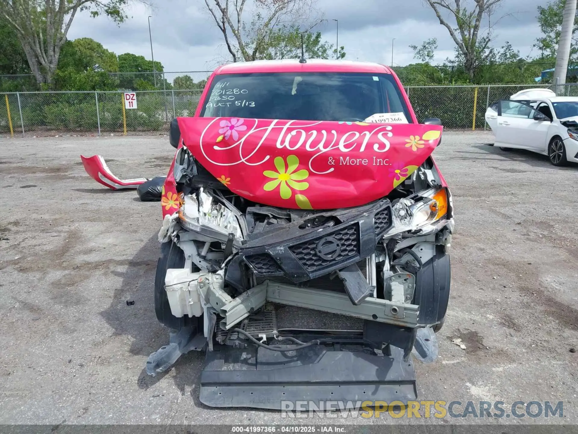13 fotografías del automóvil dañado 3N6CM0KNXMK701280 NISSAN NV200  CARGO 2021