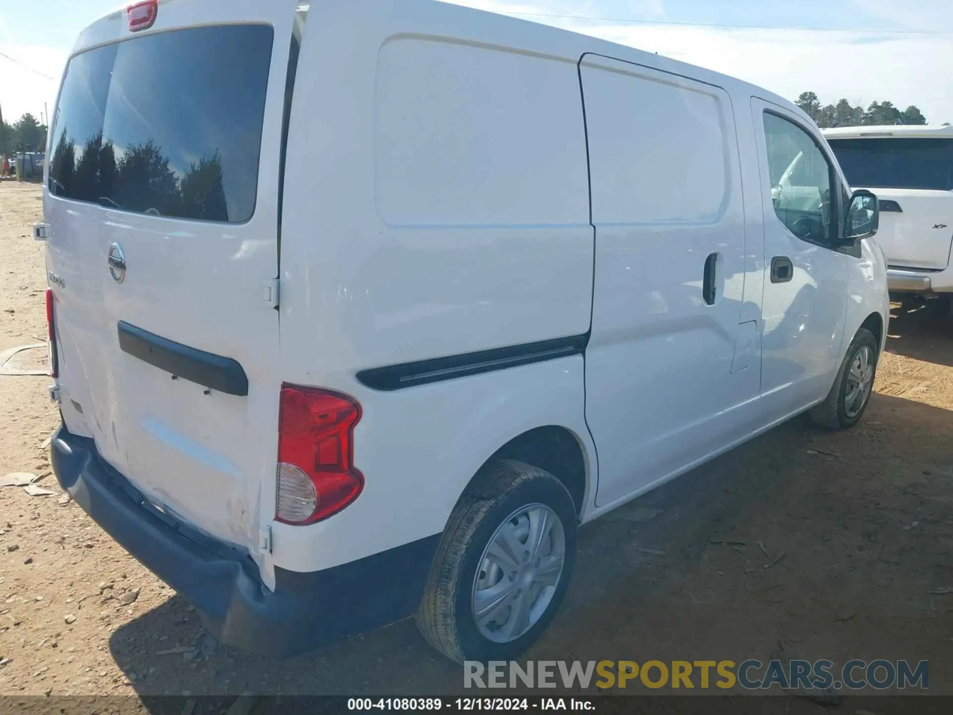 4 fotografías del automóvil dañado 3N6CM0KN4LK701001 NISSAN NV200 COMPACT CARGO 2020