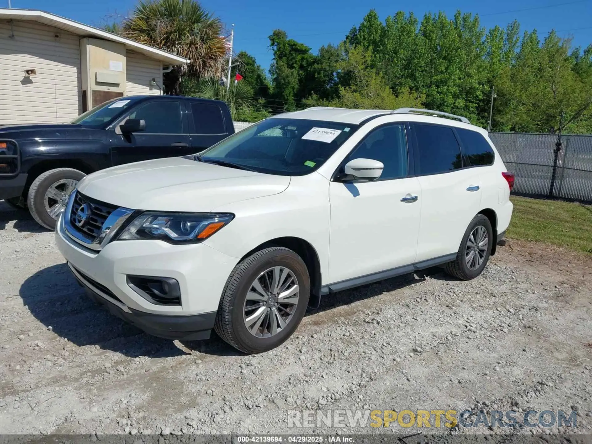 2 fotografías del automóvil dañado 5N1DR2MM8KC621063 NISSAN PATHFINDER 2019