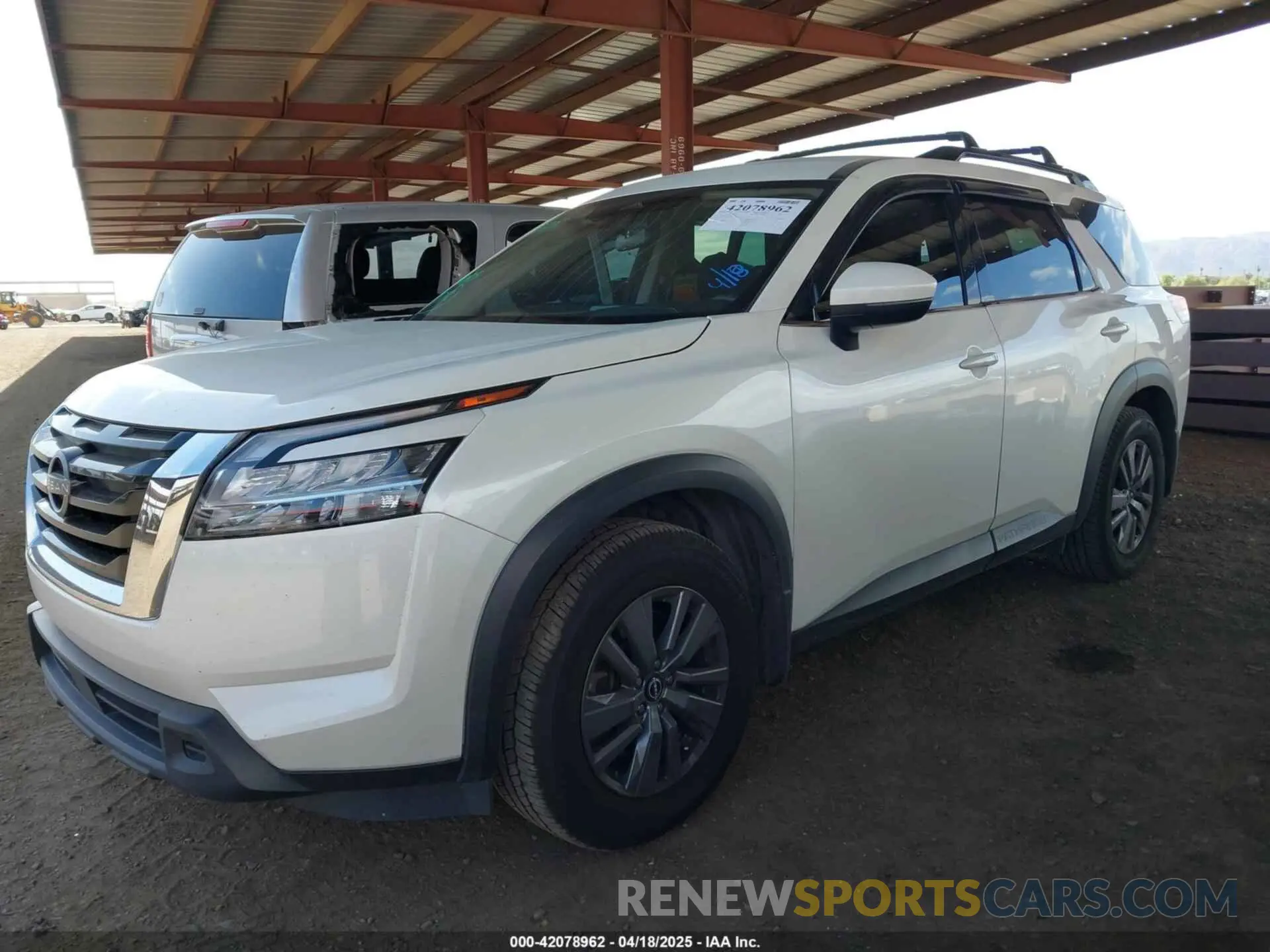 2 fotografías del automóvil dañado 5N1DR3BA5NC238362 NISSAN PATHFINDER 2022