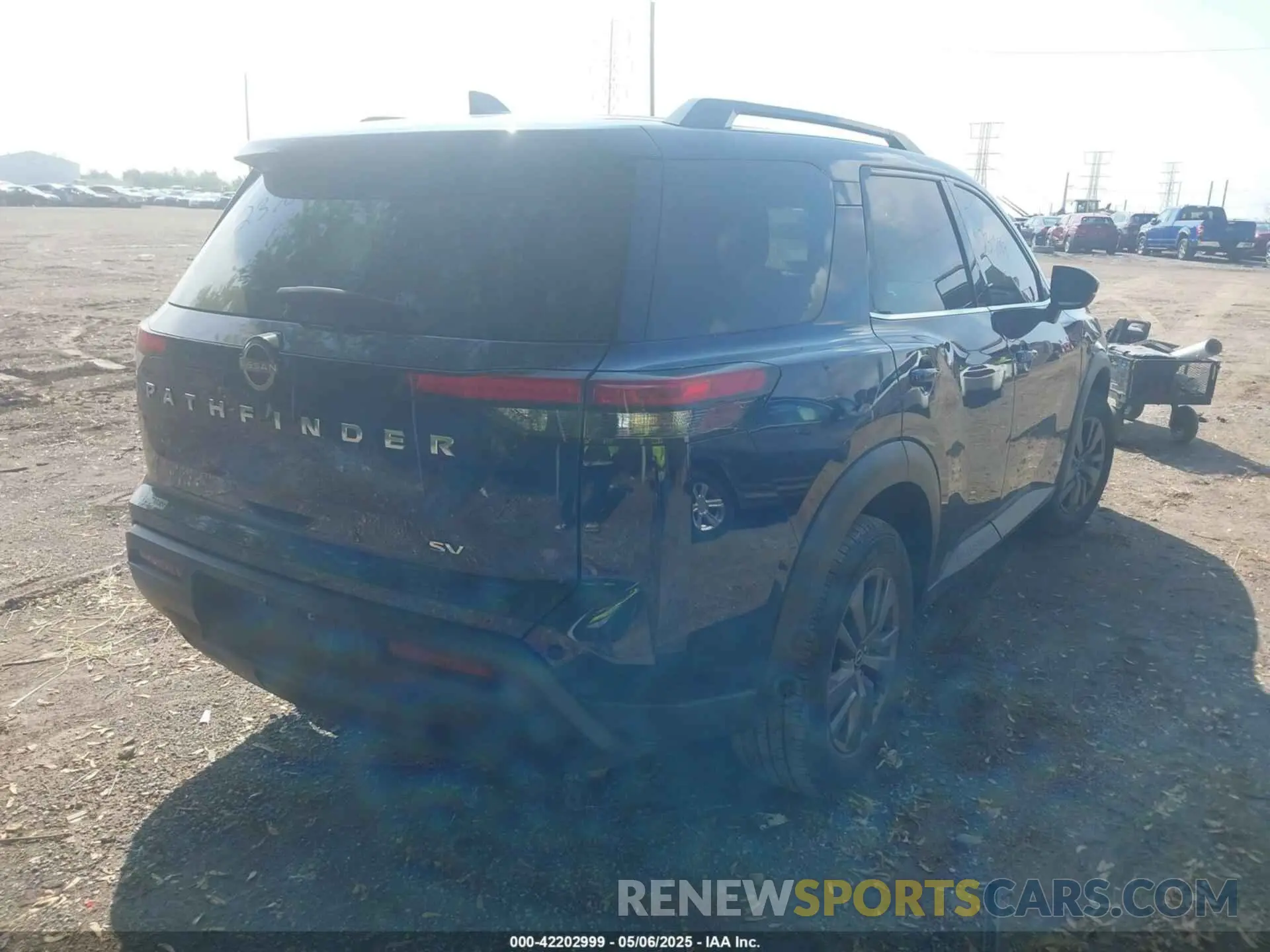 4 fotografías del automóvil dañado 5N1DR3BA8NC237089 NISSAN PATHFINDER 2022