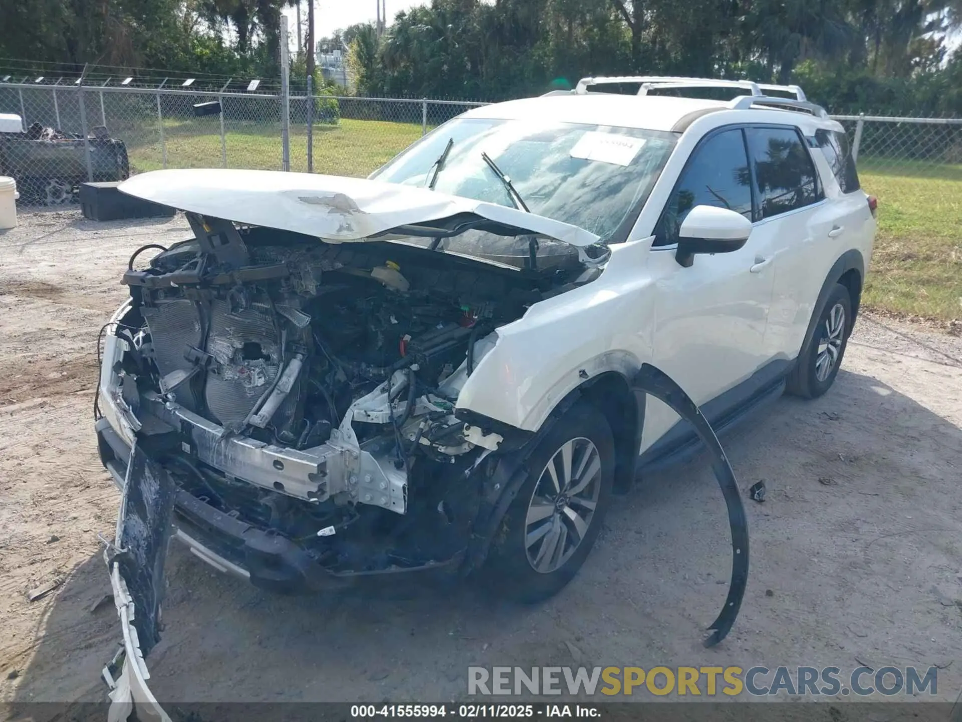 2 fotografías del automóvil dañado 5N1DR3CA1NC200870 NISSAN PATHFINDER 2022