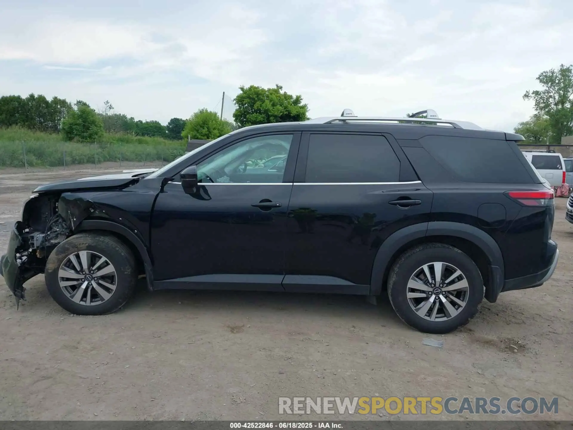14 fotografías del automóvil dañado 5N1DR3CC3NC210320 NISSAN PATHFINDER 2022