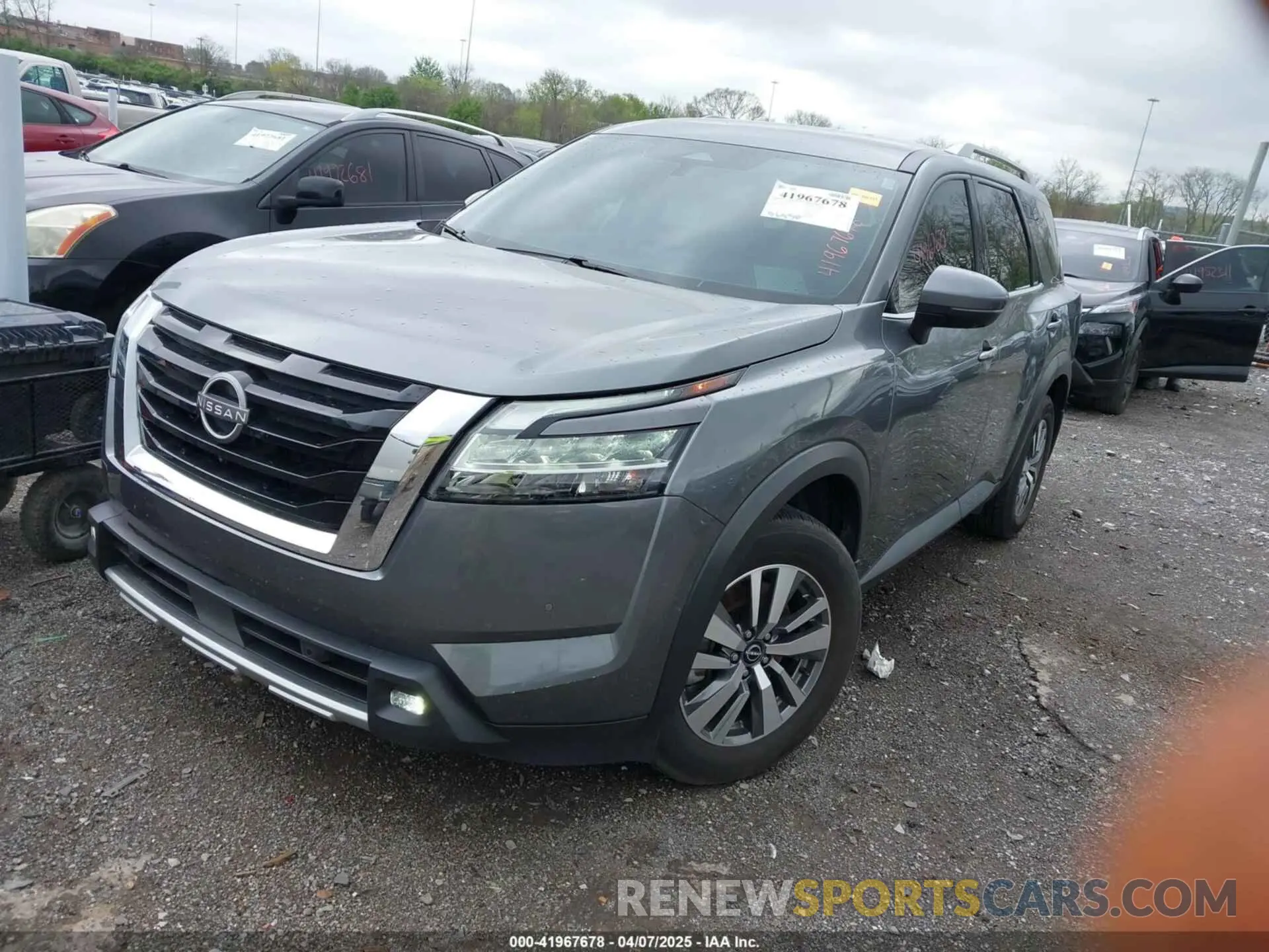 2 fotografías del automóvil dañado 5N1DR3CC4NC226932 NISSAN PATHFINDER 2022