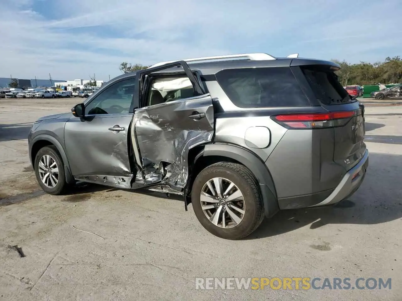 2 fotografías del automóvil dañado 5N1DR3CC8NC266432 NISSAN PATHFINDER 2022
