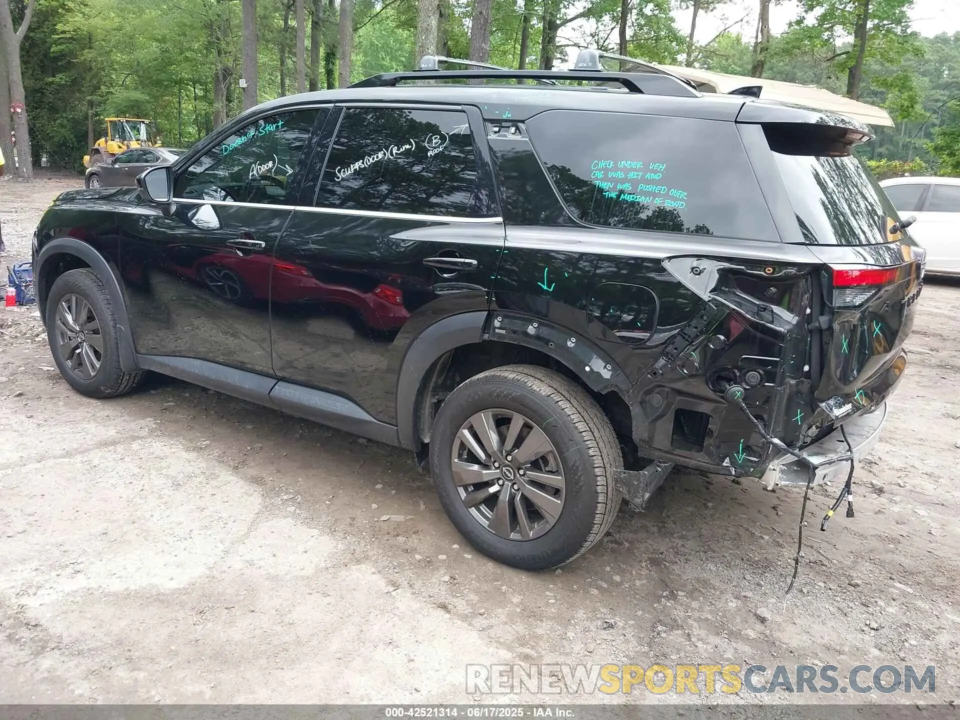 3 fotografías del automóvil dañado 5N1DR3BA0PC259347 NISSAN PATHFINDER 2023