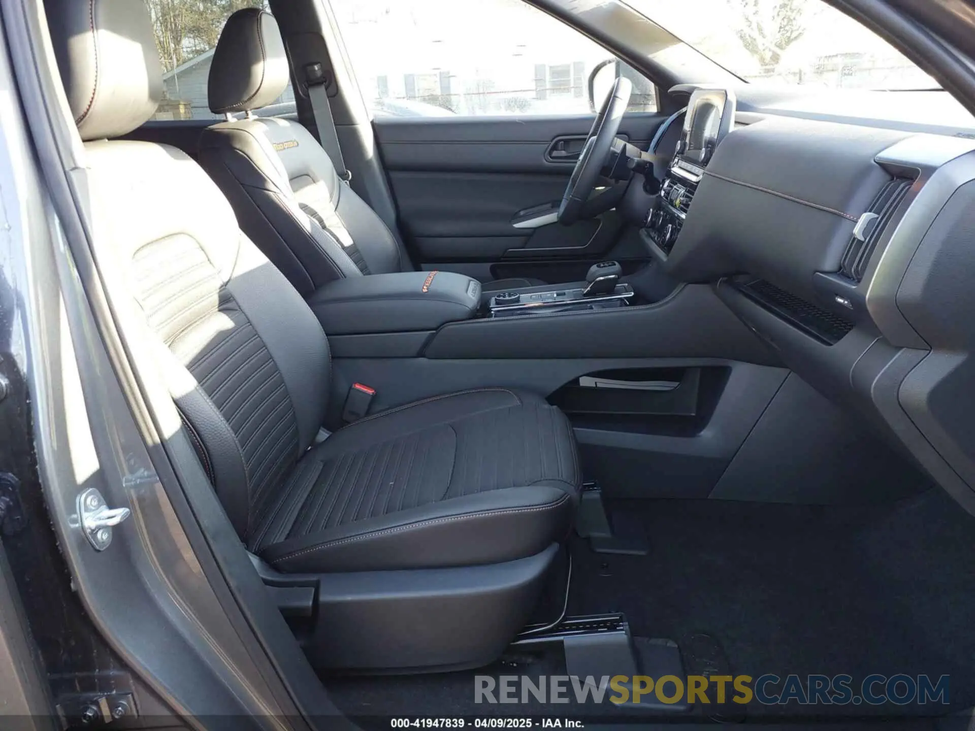 5 fotografías del automóvil dañado 5N1DR3BD8RC291069 NISSAN PATHFINDER 2024