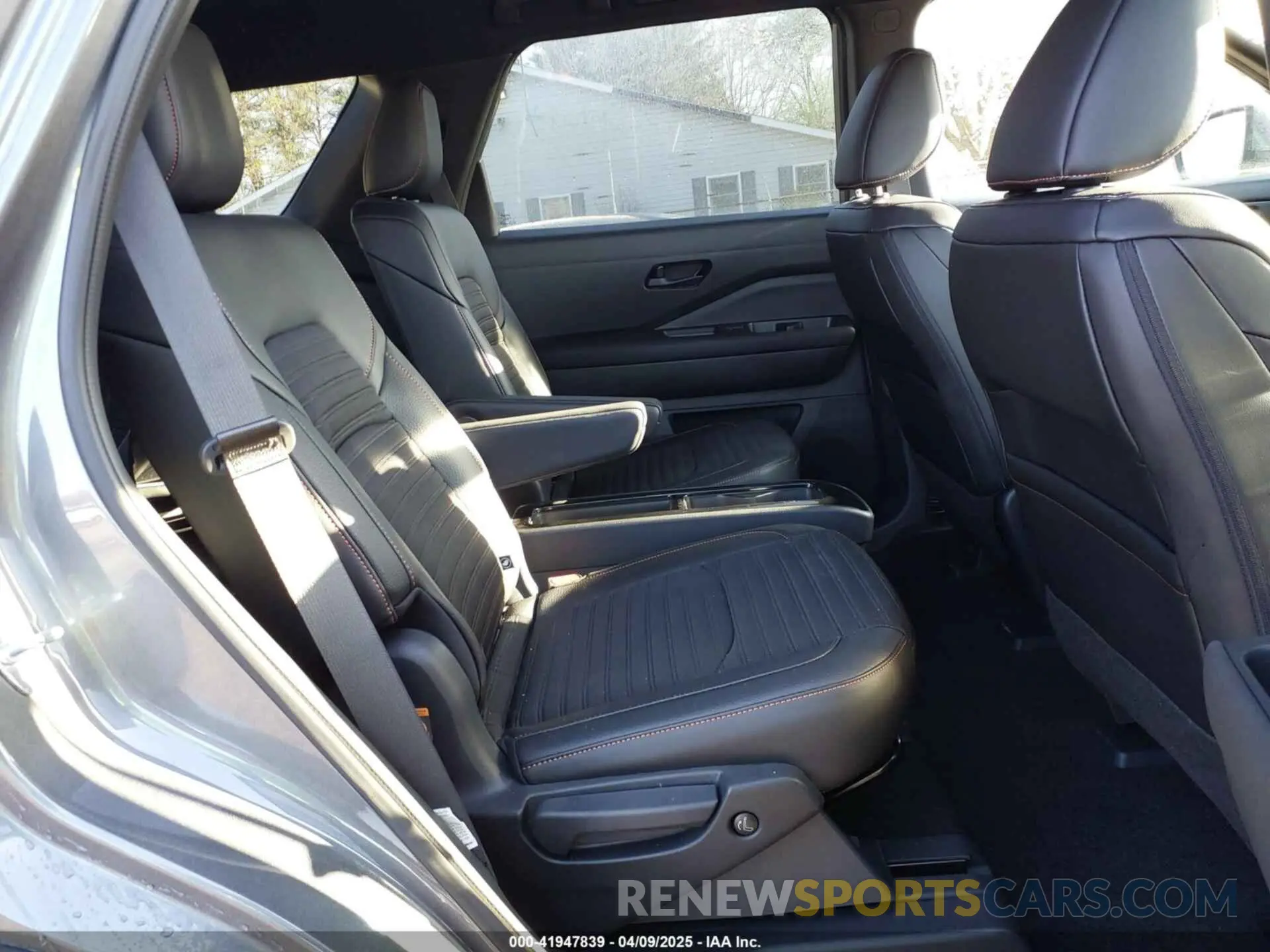 8 fotografías del automóvil dañado 5N1DR3BD8RC291069 NISSAN PATHFINDER 2024