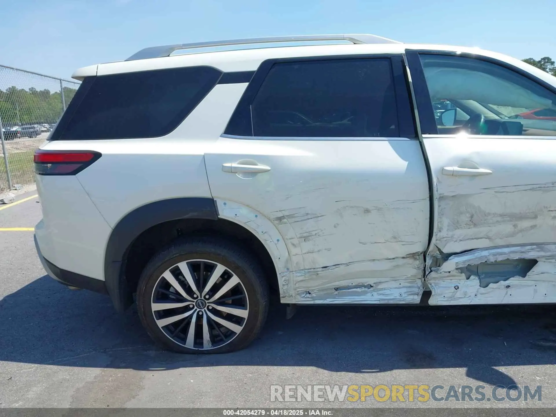 17 fotografías del automóvil dañado 5N1DR3DG4RC219941 NISSAN PATHFINDER 2024