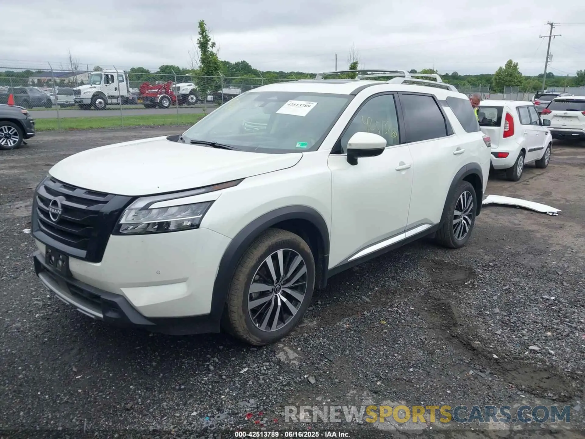2 fotografías del automóvil dañado 5N1DR3DK0RC264301 NISSAN PATHFINDER 2024