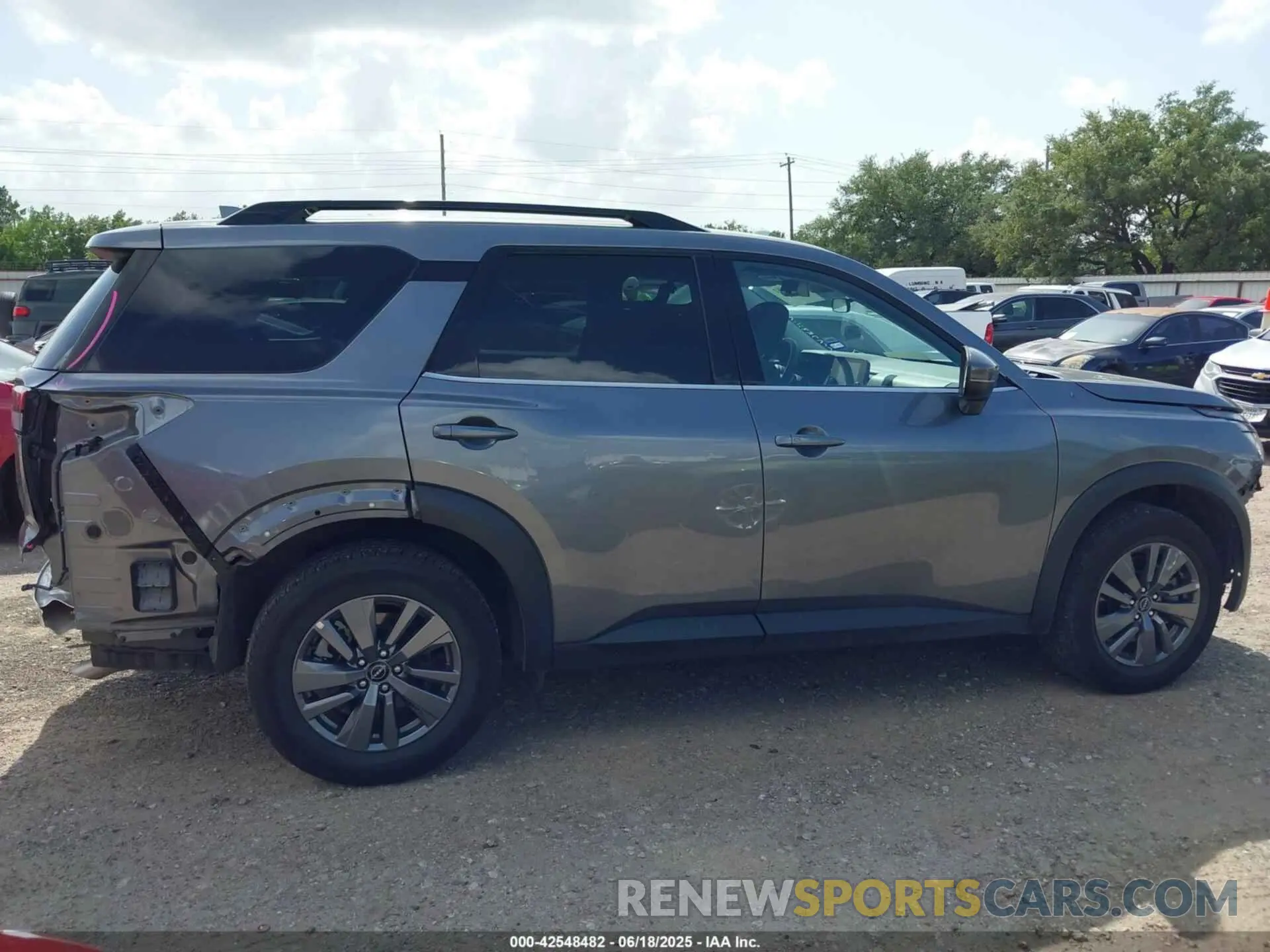 14 fotografías del automóvil dañado 5N1DR3BA4SC211987 NISSAN PATHFINDER 2025
