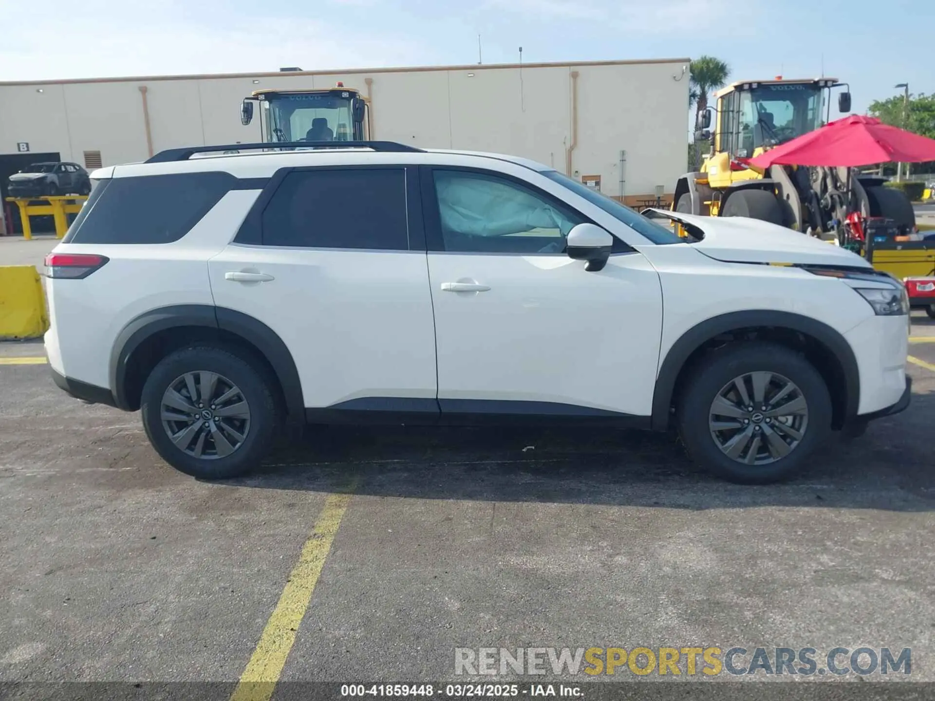 14 fotografías del automóvil dañado 5N1DR3BA6SC227415 NISSAN PATHFINDER 2025