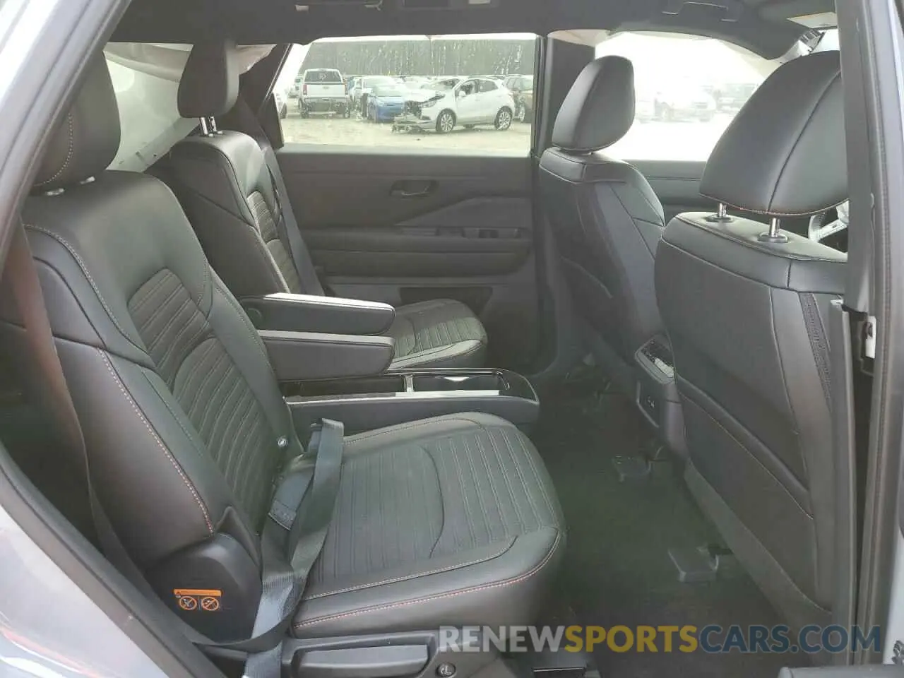 12 fotografías del automóvil dañado 5N1DR3BD2SC202831 NISSAN PATHFINDER 2025