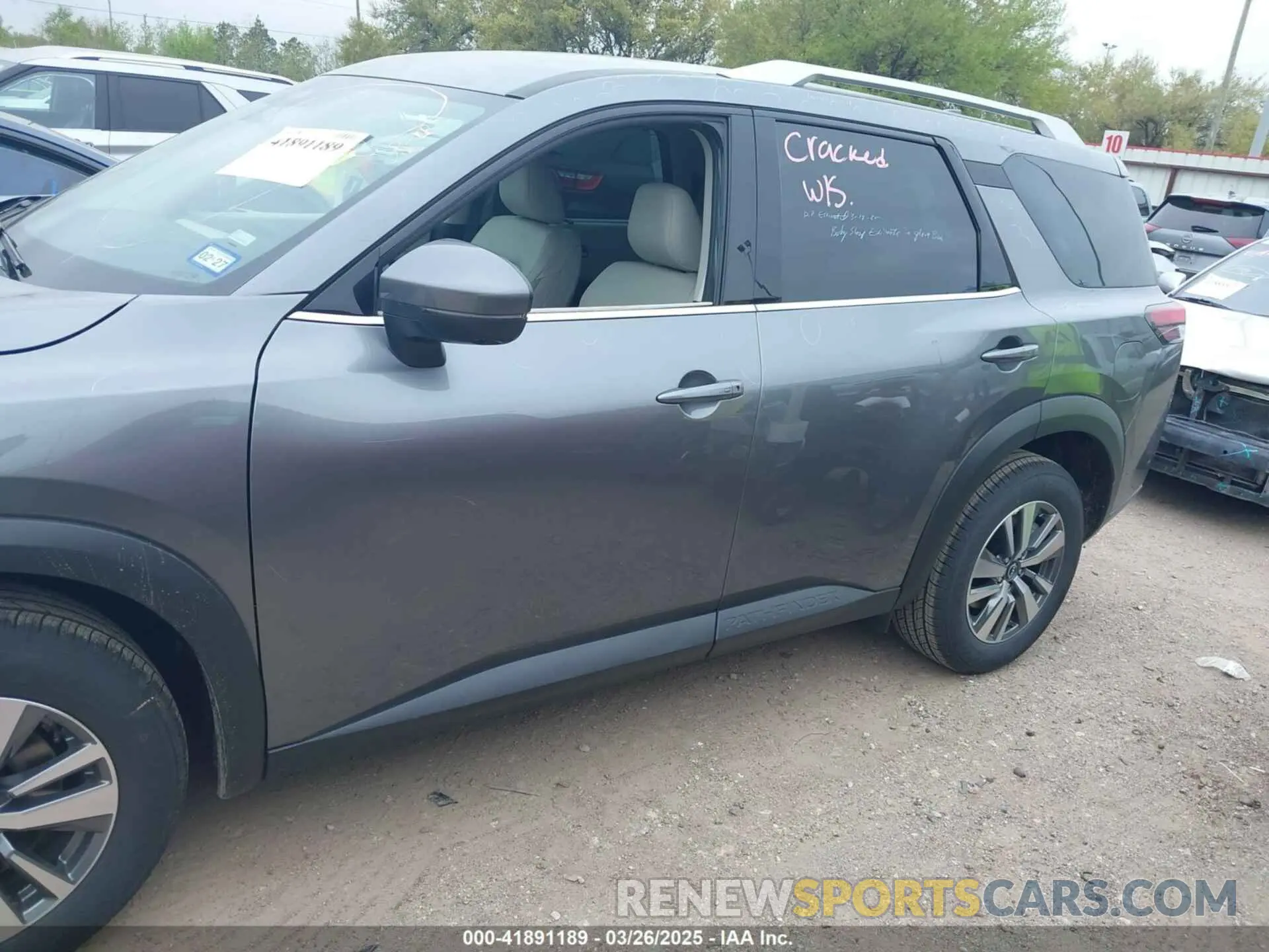14 fotografías del automóvil dañado 5N1DR3CA7SC236512 NISSAN PATHFINDER 2025