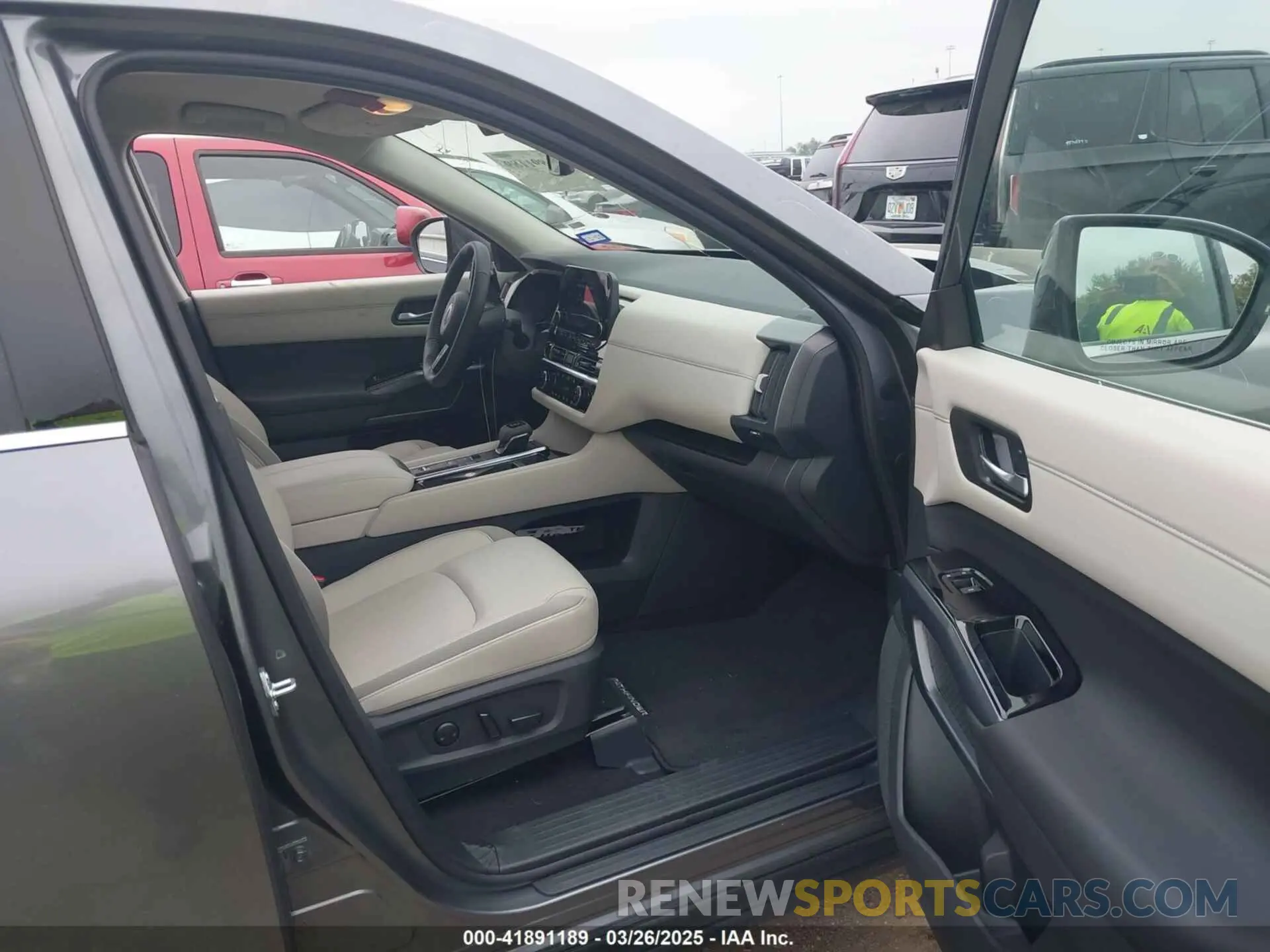5 fotografías del automóvil dañado 5N1DR3CA7SC236512 NISSAN PATHFINDER 2025
