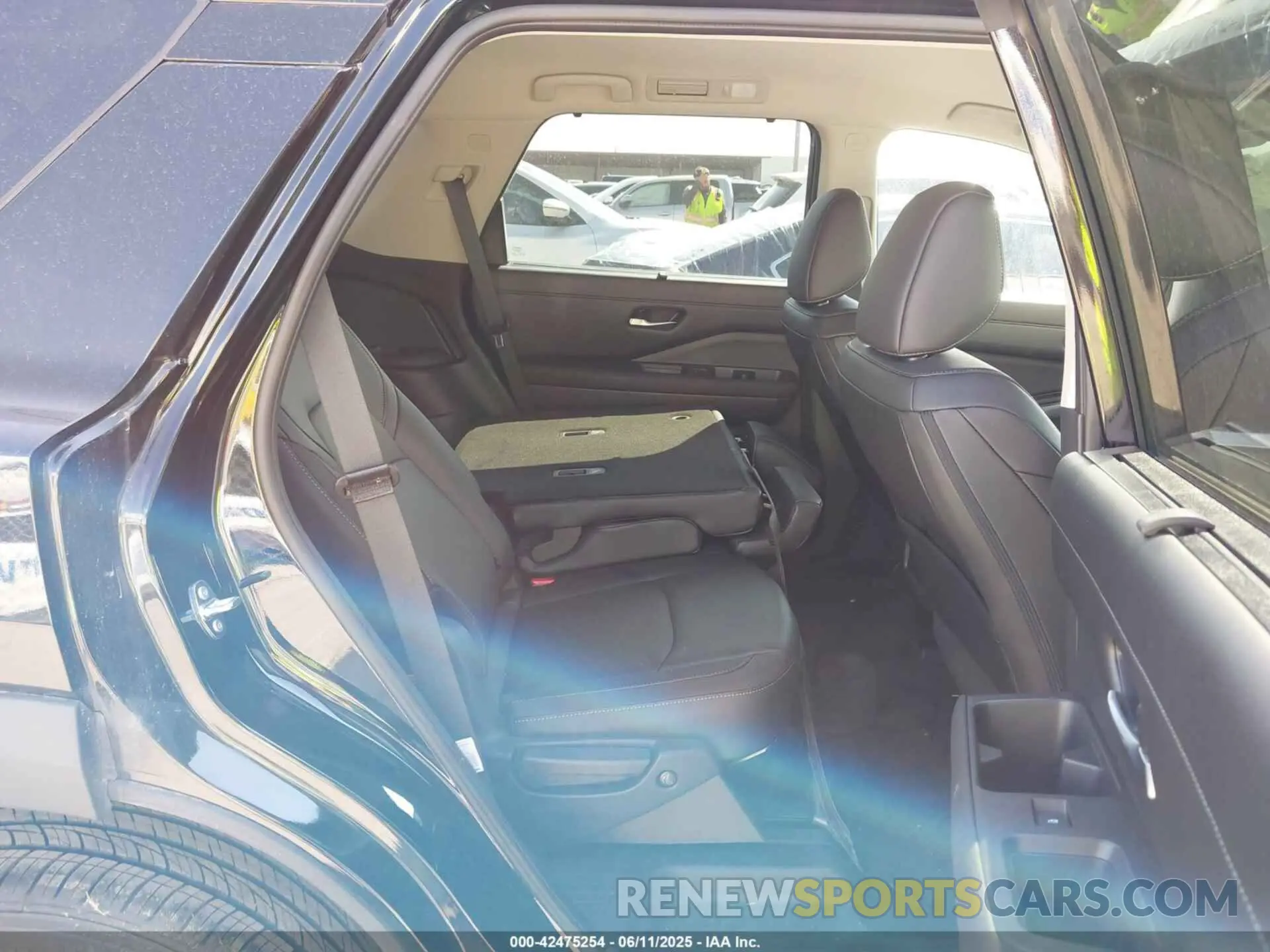 8 fotografías del automóvil dañado 5N1DR3CAXSC235208 NISSAN PATHFINDER 2025