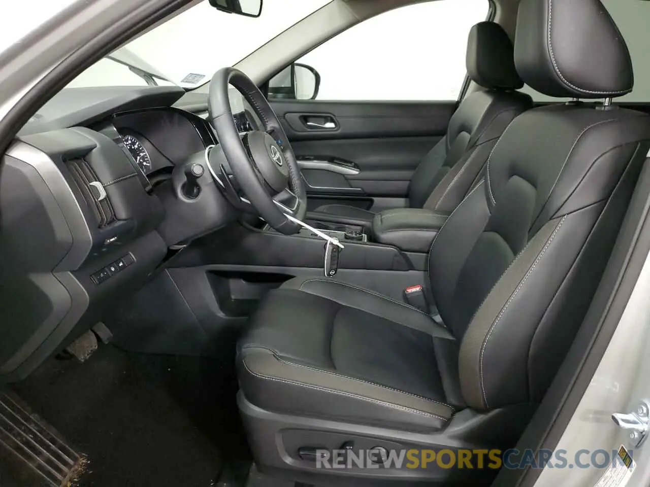 7 fotografías del automóvil dañado 5N1DR3CC2SC228707 NISSAN PATHFINDER 2025