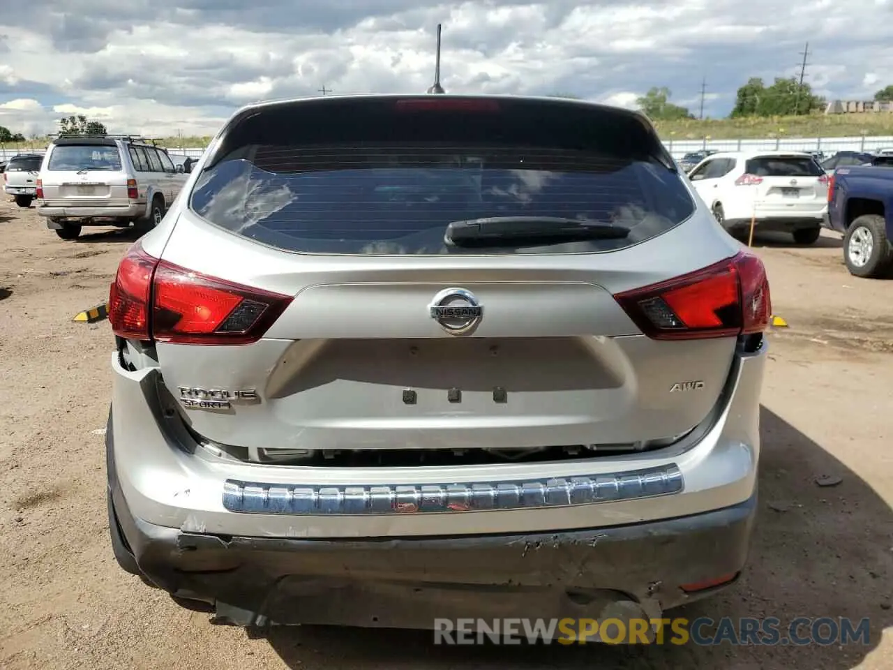 6 fotografías del automóvil dañado JN1BJ1CR6HW134979 NISSAN ROGUE 2017