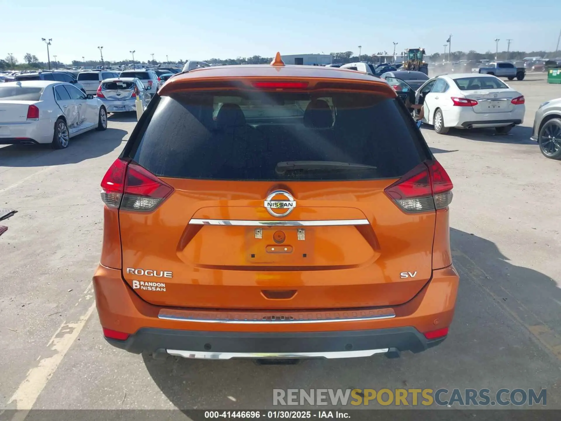 17 fotografías del automóvil dañado 5N1AT2MT0KC703638 NISSAN ROGUE 2019