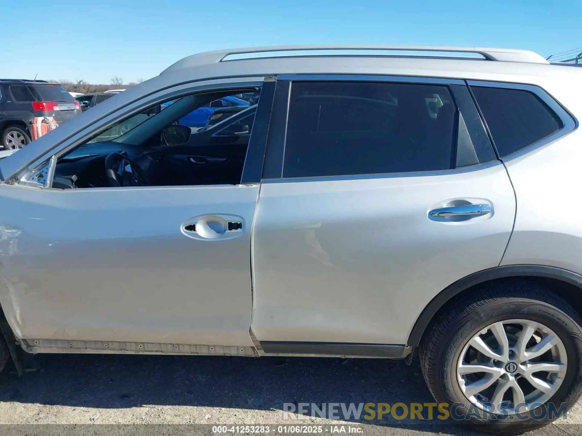 14 fotografías del automóvil dañado 5N1AT2MT0KC725929 NISSAN ROGUE 2019
