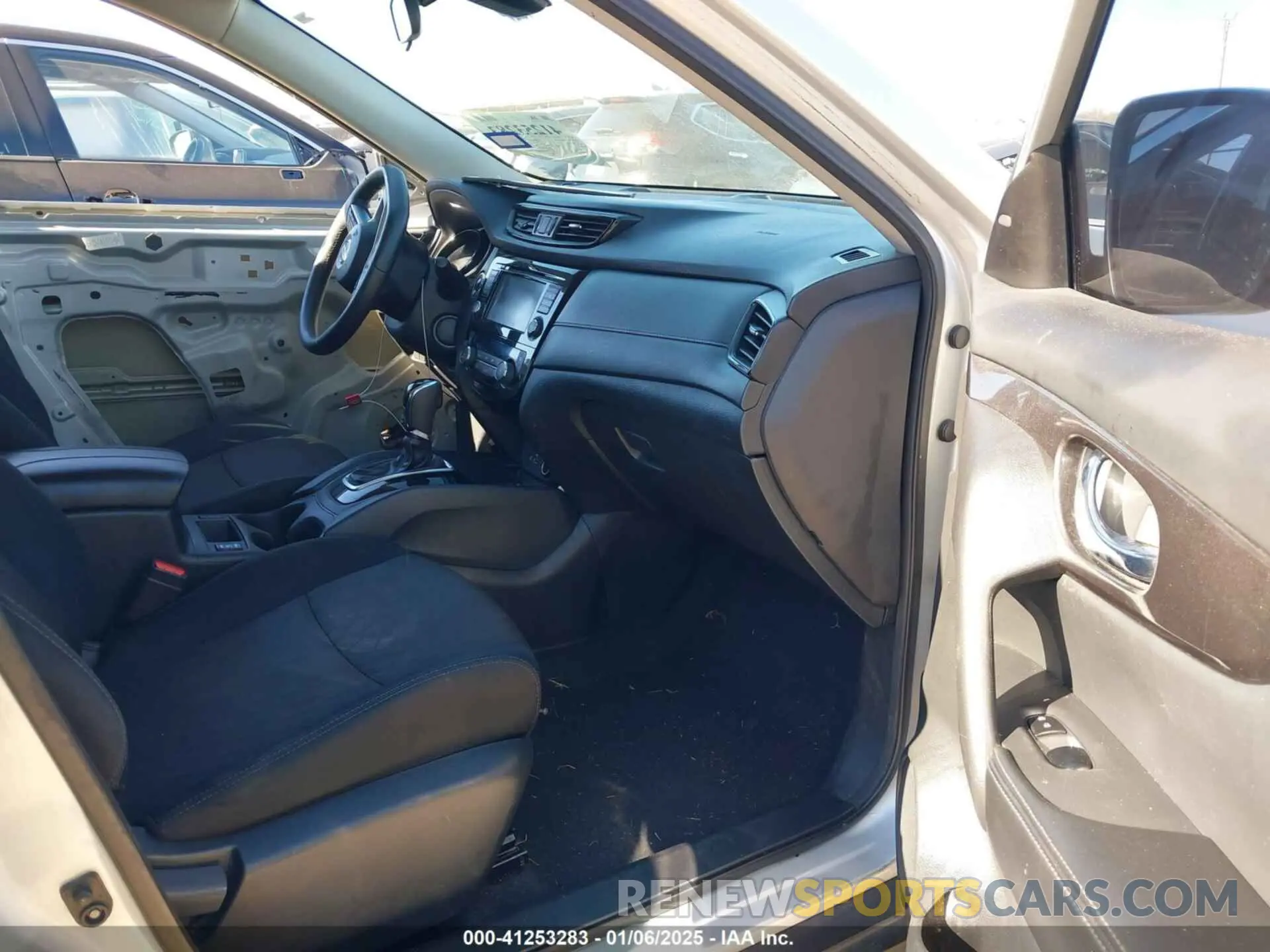 5 fotografías del automóvil dañado 5N1AT2MT0KC725929 NISSAN ROGUE 2019