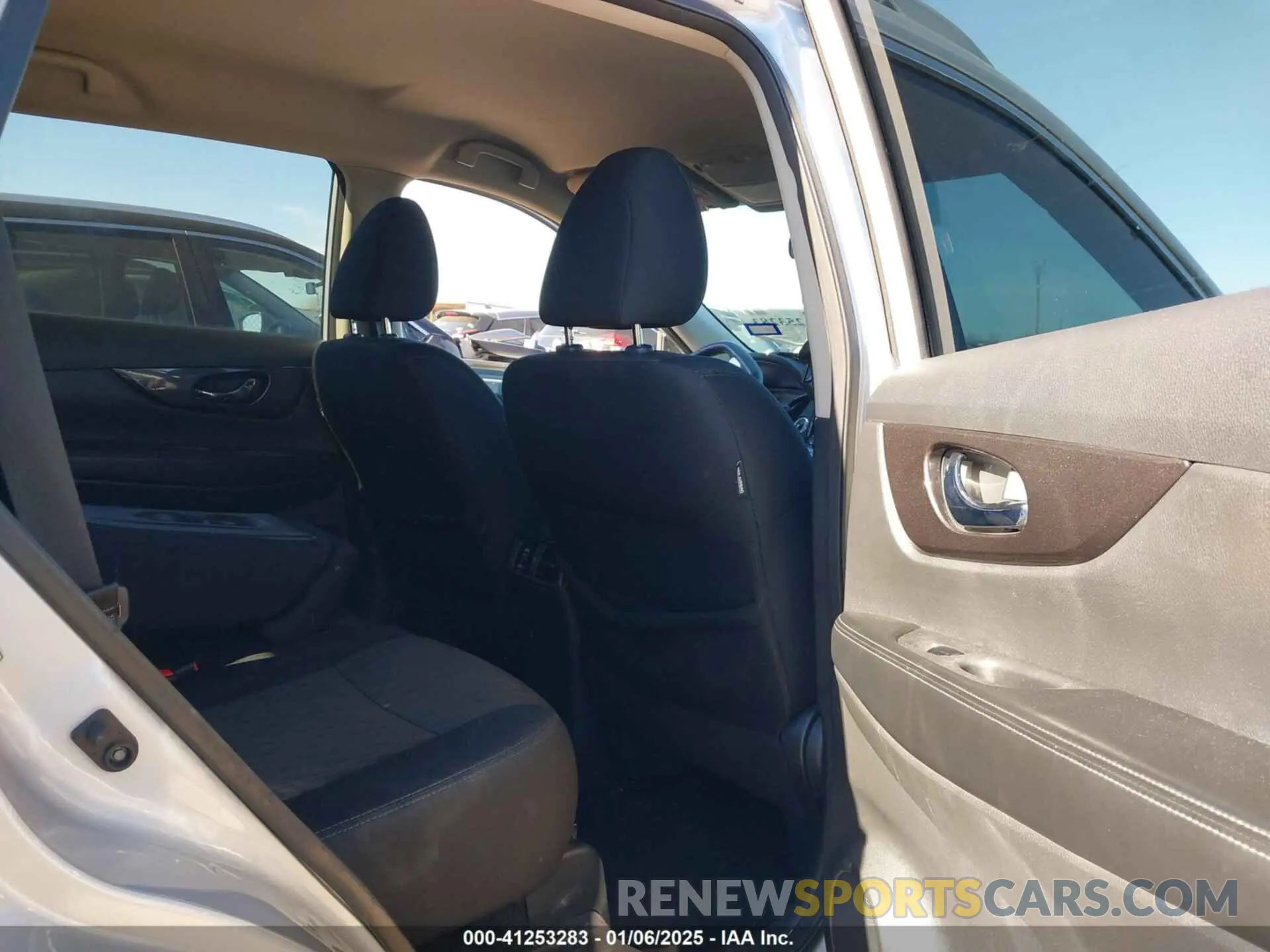 8 fotografías del automóvil dañado 5N1AT2MT0KC725929 NISSAN ROGUE 2019