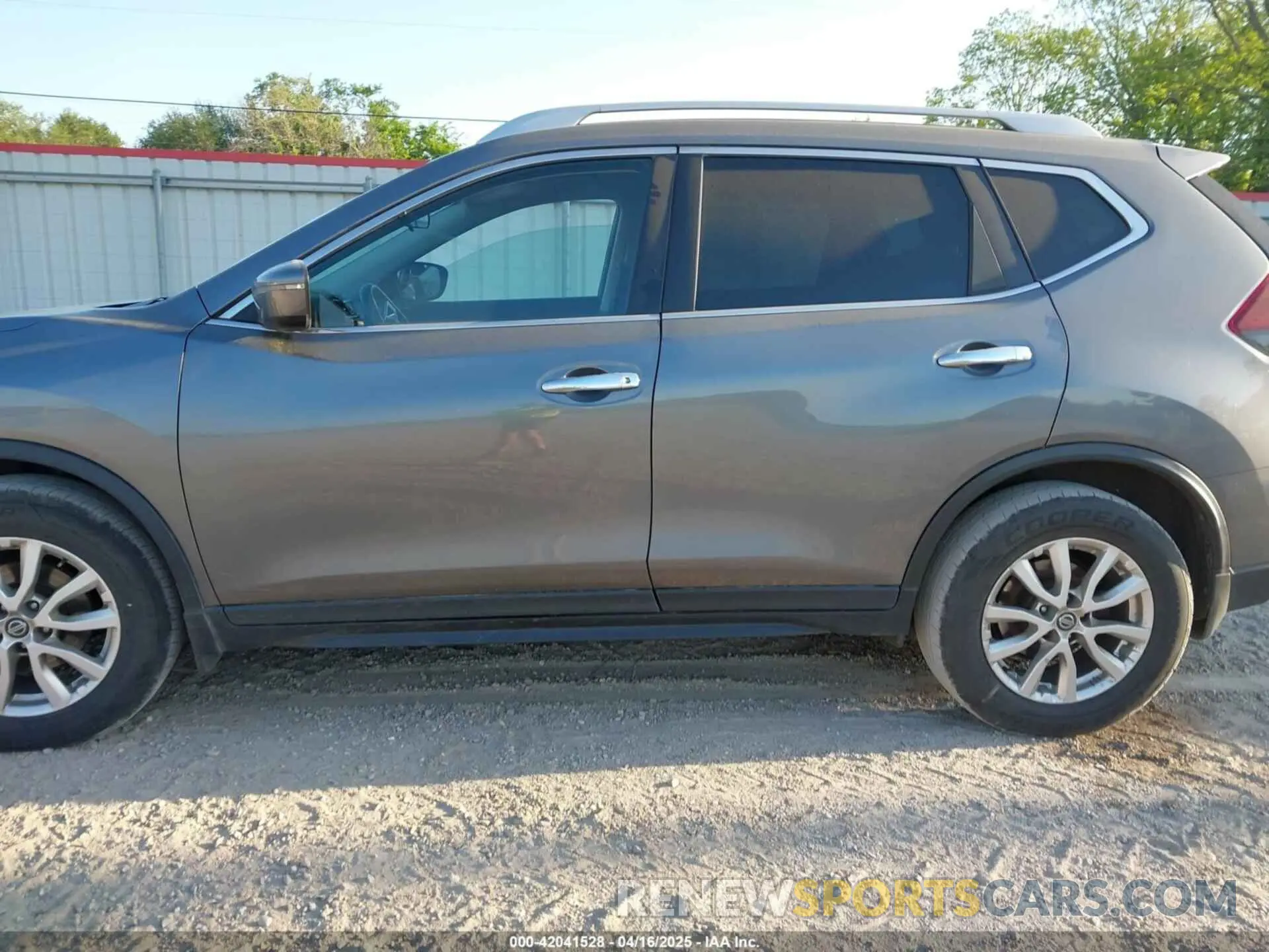 14 fotografías del automóvil dañado 5N1AT2MT0KC826145 NISSAN ROGUE 2019