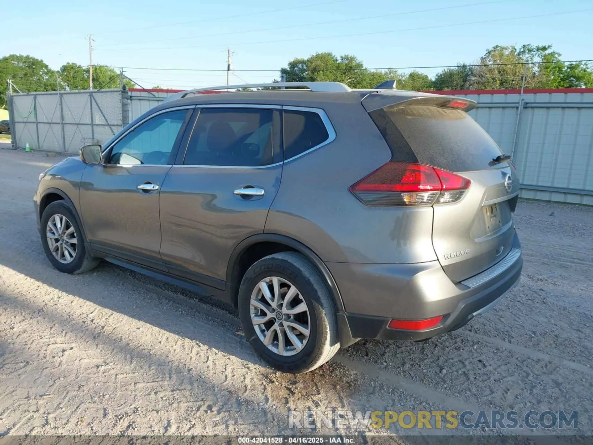 3 fotografías del automóvil dañado 5N1AT2MT0KC826145 NISSAN ROGUE 2019