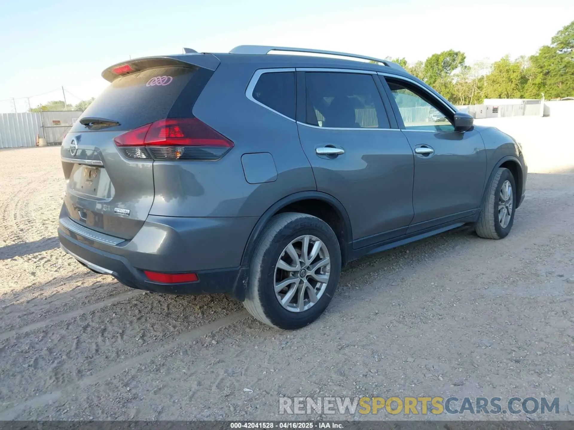 4 fotografías del automóvil dañado 5N1AT2MT0KC826145 NISSAN ROGUE 2019