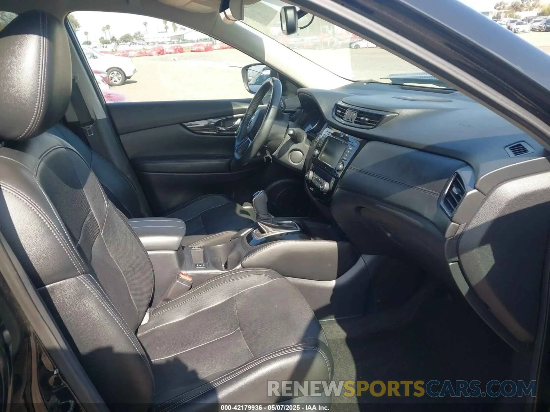 5 fotografías del automóvil dañado 5N1AT2MT1KC833220 NISSAN ROGUE 2019