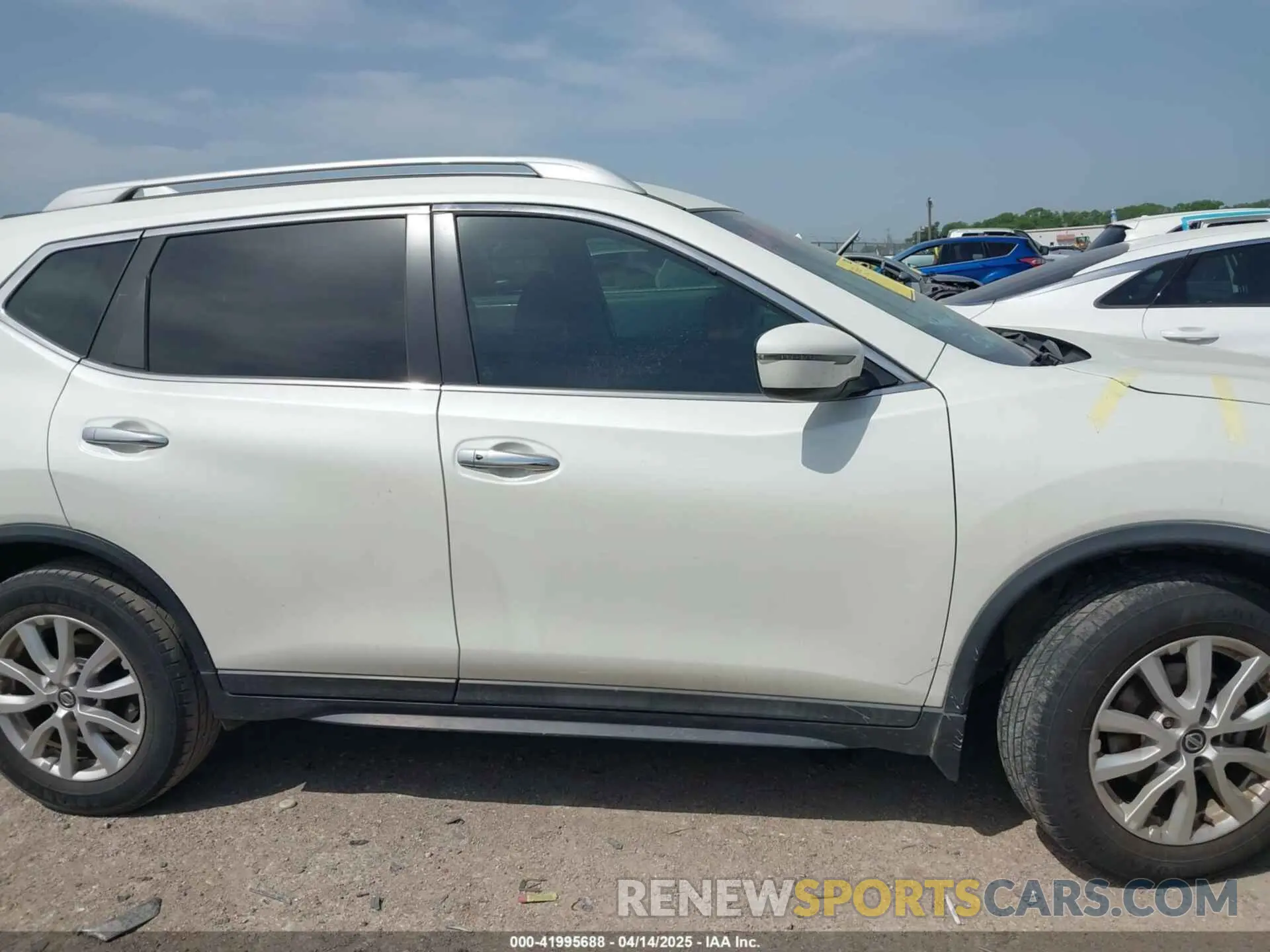 13 fotografías del automóvil dañado 5N1AT2MT3KC715105 NISSAN ROGUE 2019