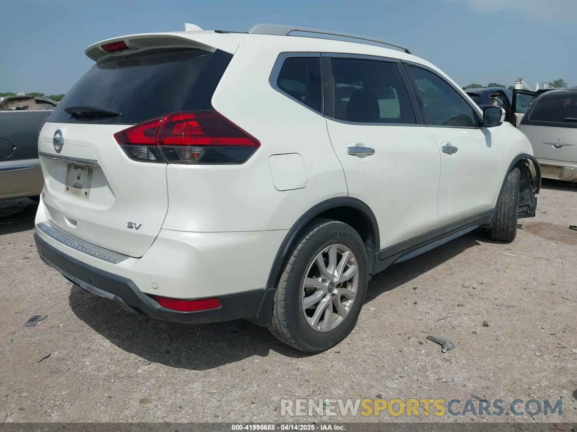 4 fotografías del automóvil dañado 5N1AT2MT3KC715105 NISSAN ROGUE 2019