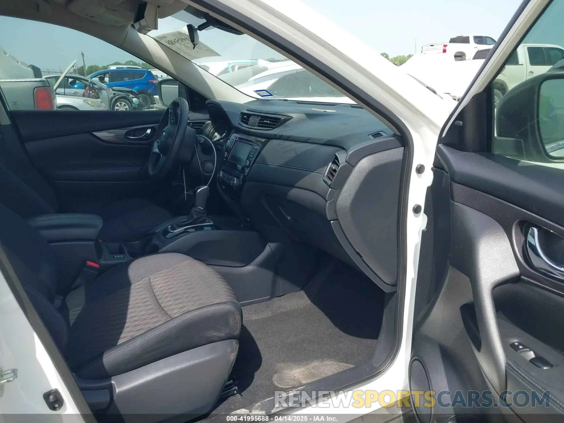 5 fotografías del automóvil dañado 5N1AT2MT3KC715105 NISSAN ROGUE 2019
