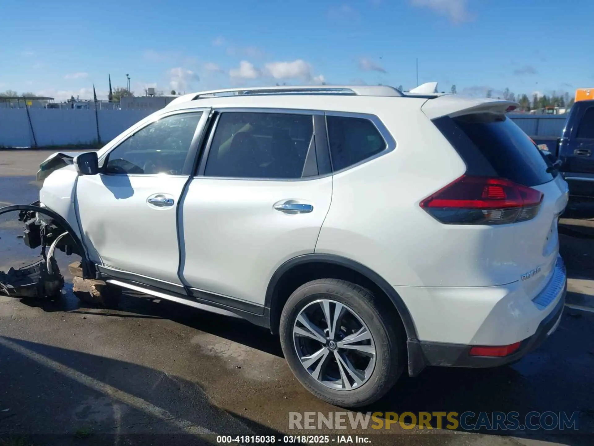 14 fotografías del automóvil dañado 5N1AT2MT3KC736441 NISSAN ROGUE 2019