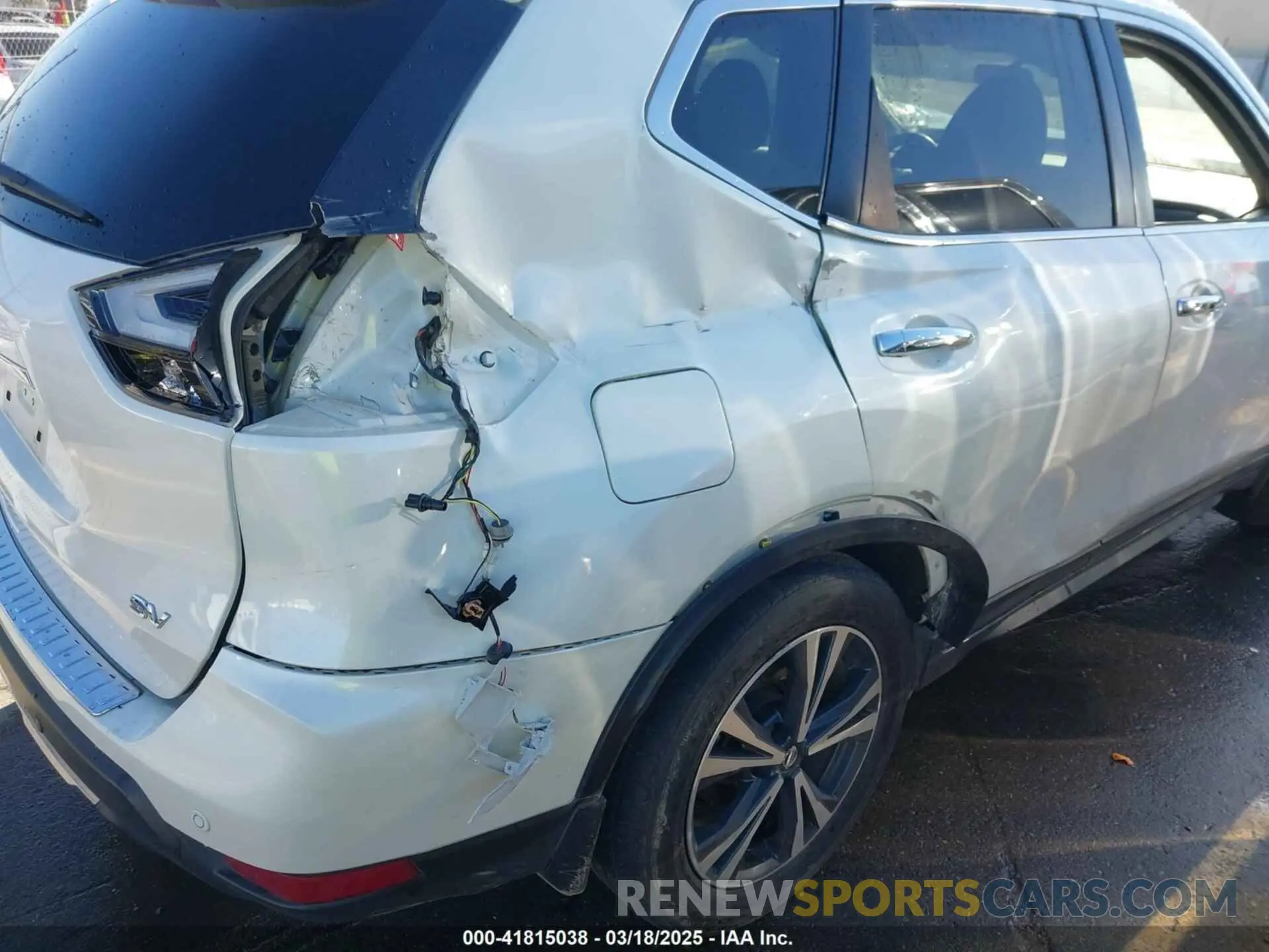 20 fotografías del automóvil dañado 5N1AT2MT3KC736441 NISSAN ROGUE 2019