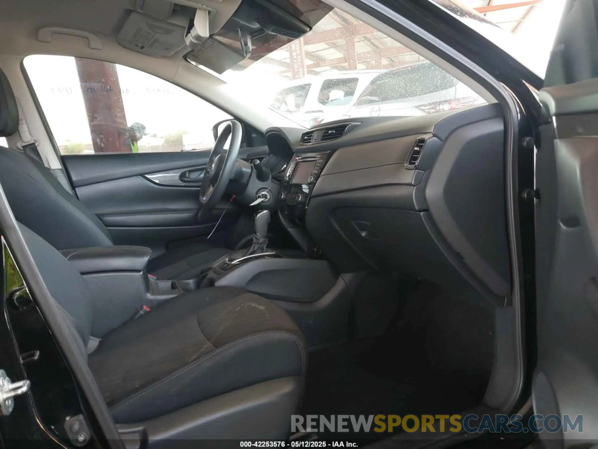5 fotografías del automóvil dañado 5N1AT2MT3KC768693 NISSAN ROGUE 2019