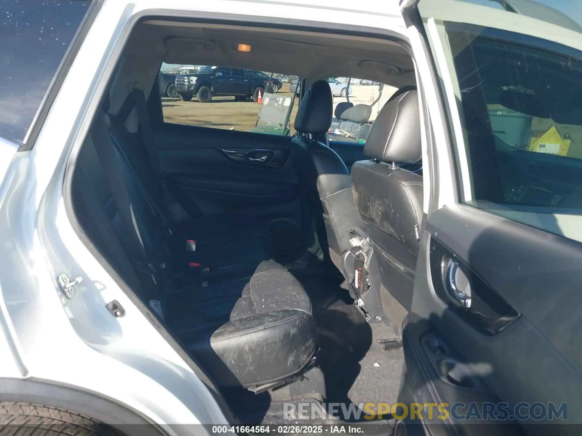 8 fotografías del automóvil dañado 5N1AT2MT3KC799152 NISSAN ROGUE 2019
