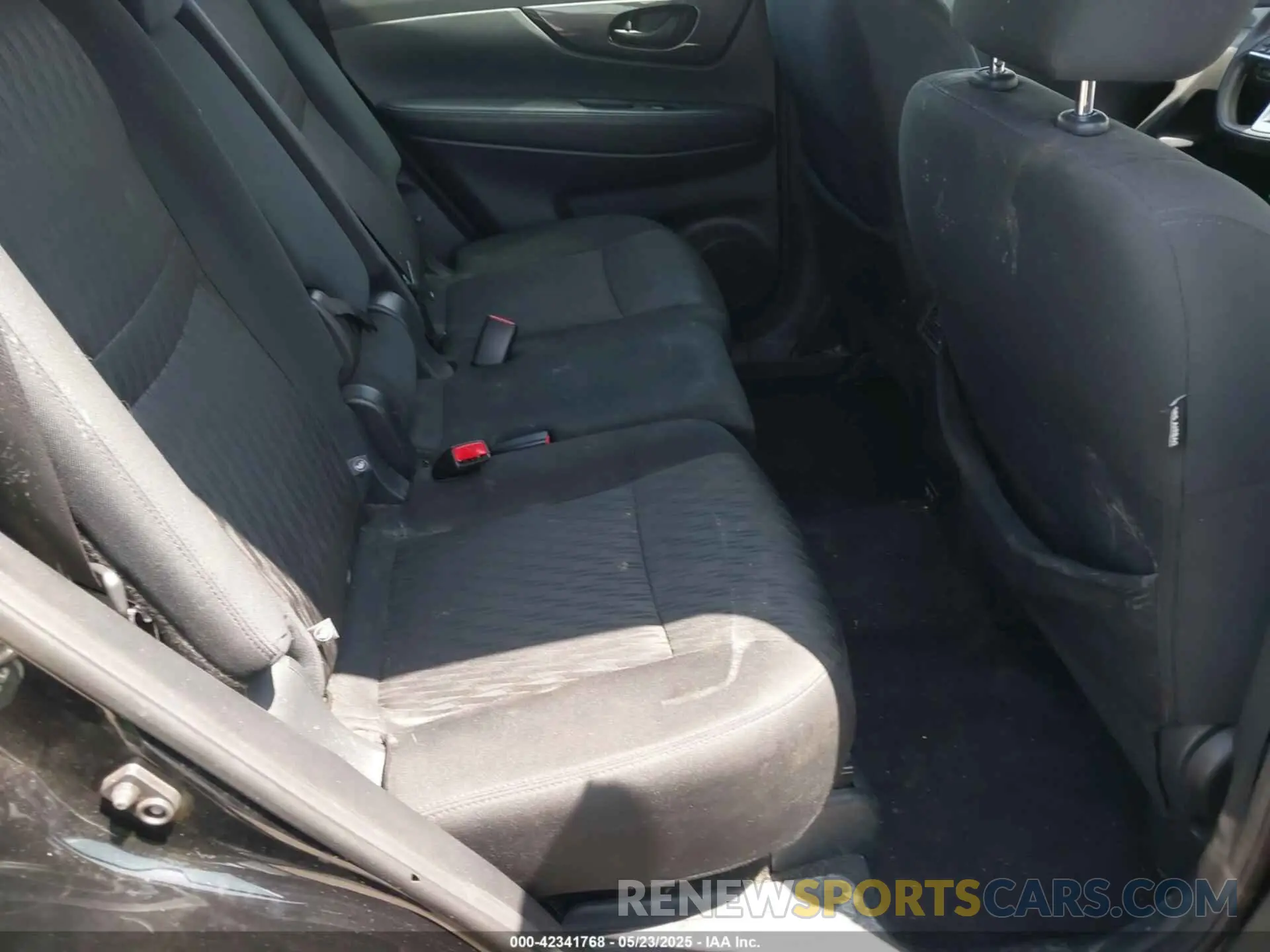 8 fotografías del automóvil dañado 5N1AT2MT4KC839870 NISSAN ROGUE 2019