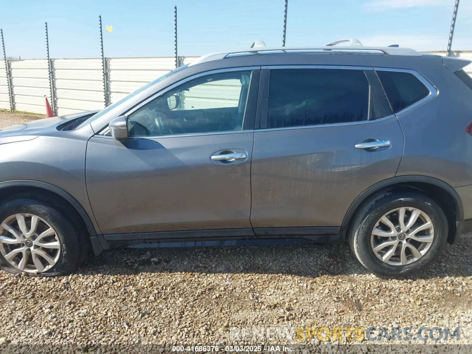 14 fotografías del automóvil dañado 5N1AT2MT5KC797791 NISSAN ROGUE 2019