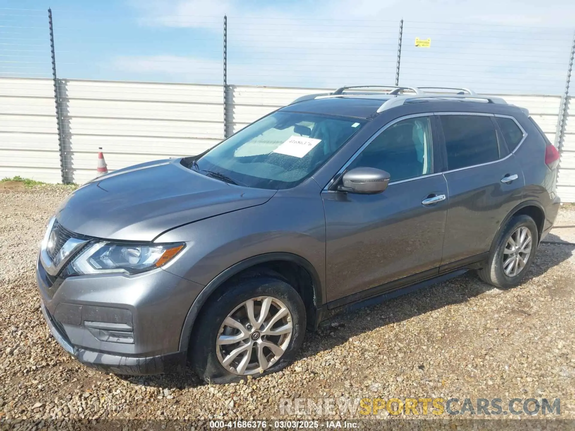 2 fotografías del automóvil dañado 5N1AT2MT5KC797791 NISSAN ROGUE 2019