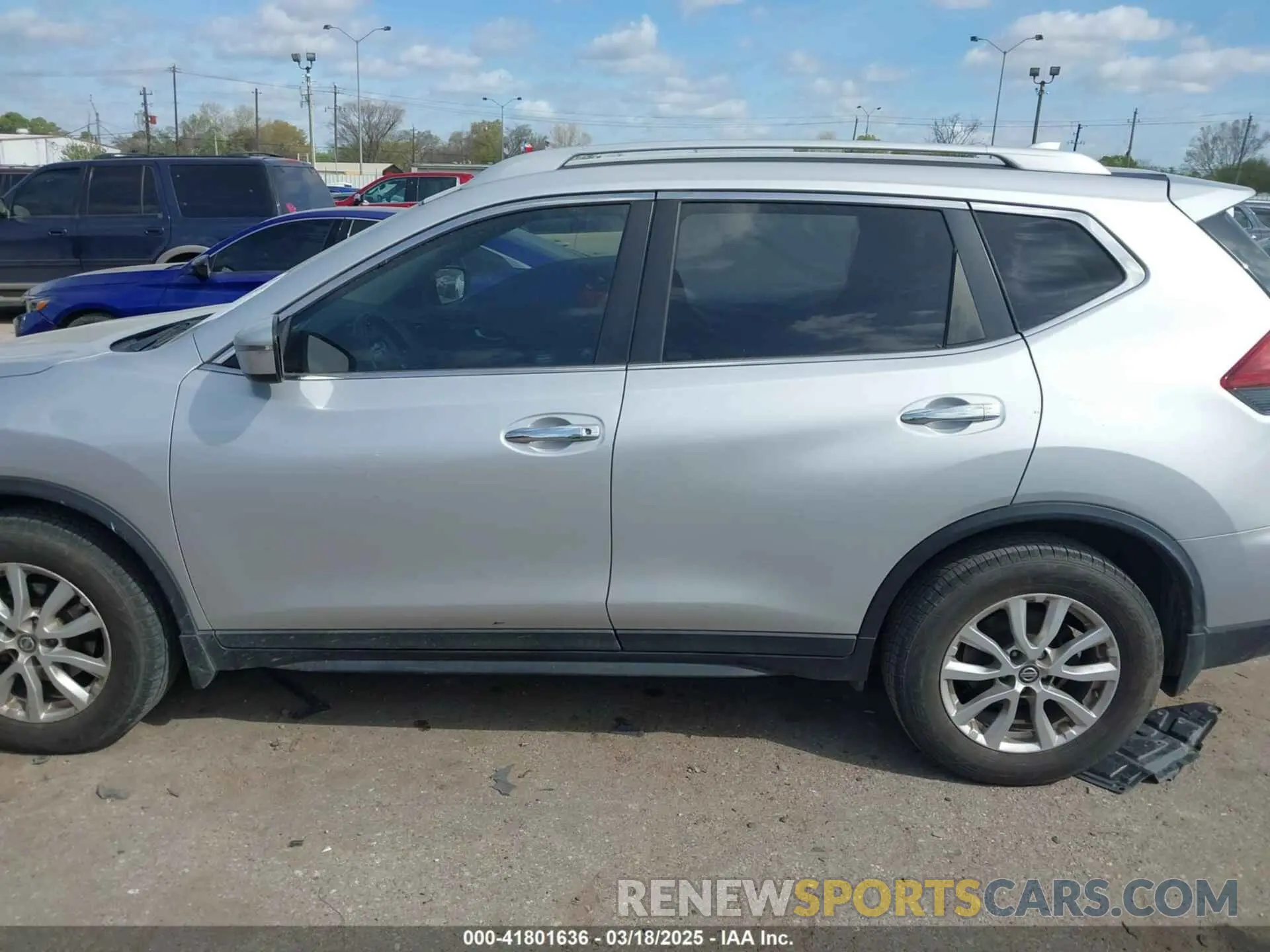 14 fotografías del automóvil dañado 5N1AT2MT6KC826988 NISSAN ROGUE 2019