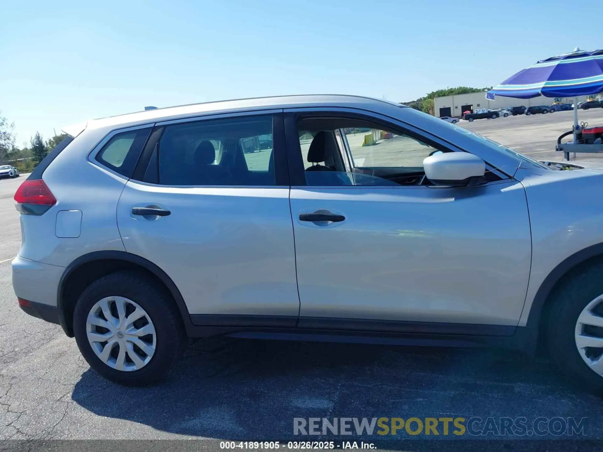 13 fotografías del automóvil dañado 5N1AT2MT7KC812078 NISSAN ROGUE 2019