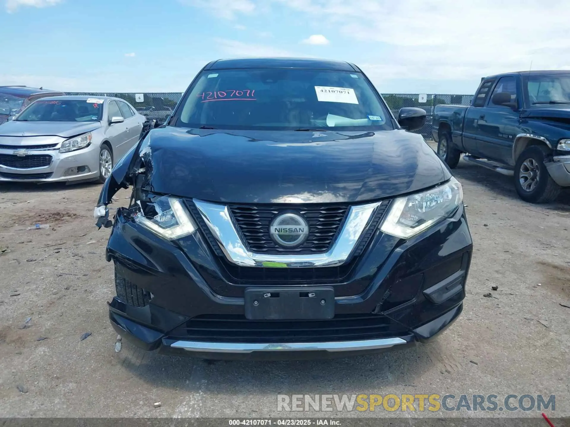 12 fotografías del automóvil dañado 5N1AT2MT8KC783237 NISSAN ROGUE 2019