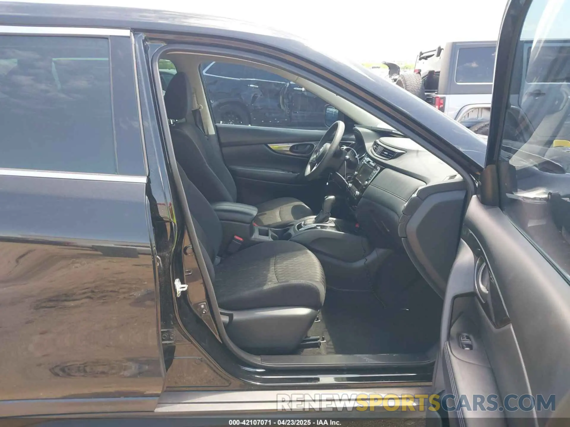 5 fotografías del automóvil dañado 5N1AT2MT8KC783237 NISSAN ROGUE 2019