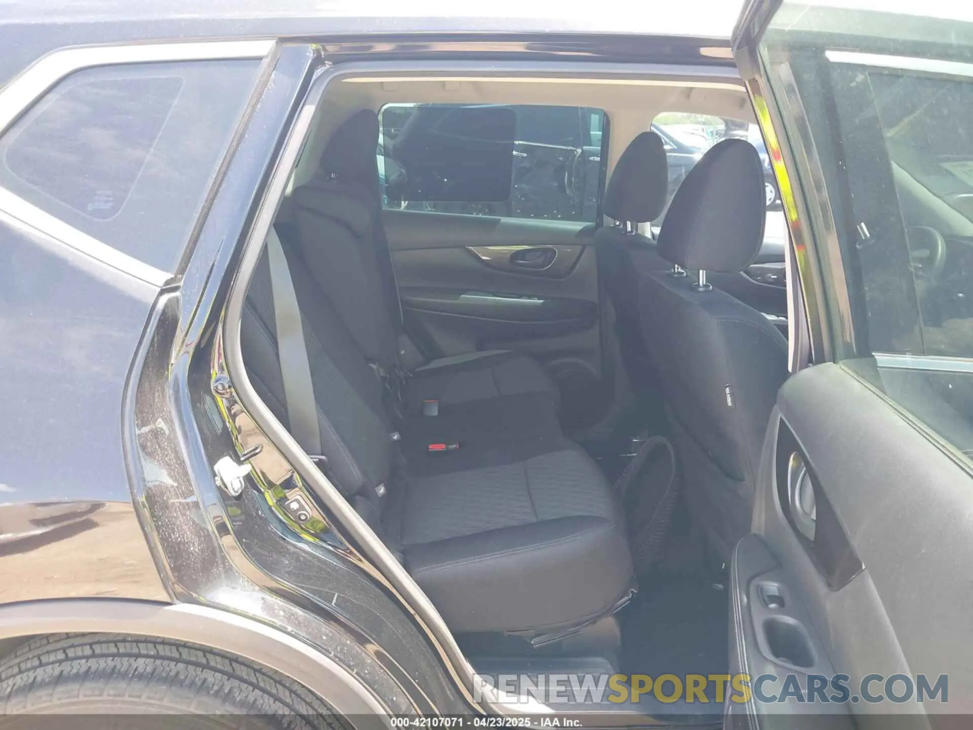 8 fotografías del automóvil dañado 5N1AT2MT8KC783237 NISSAN ROGUE 2019