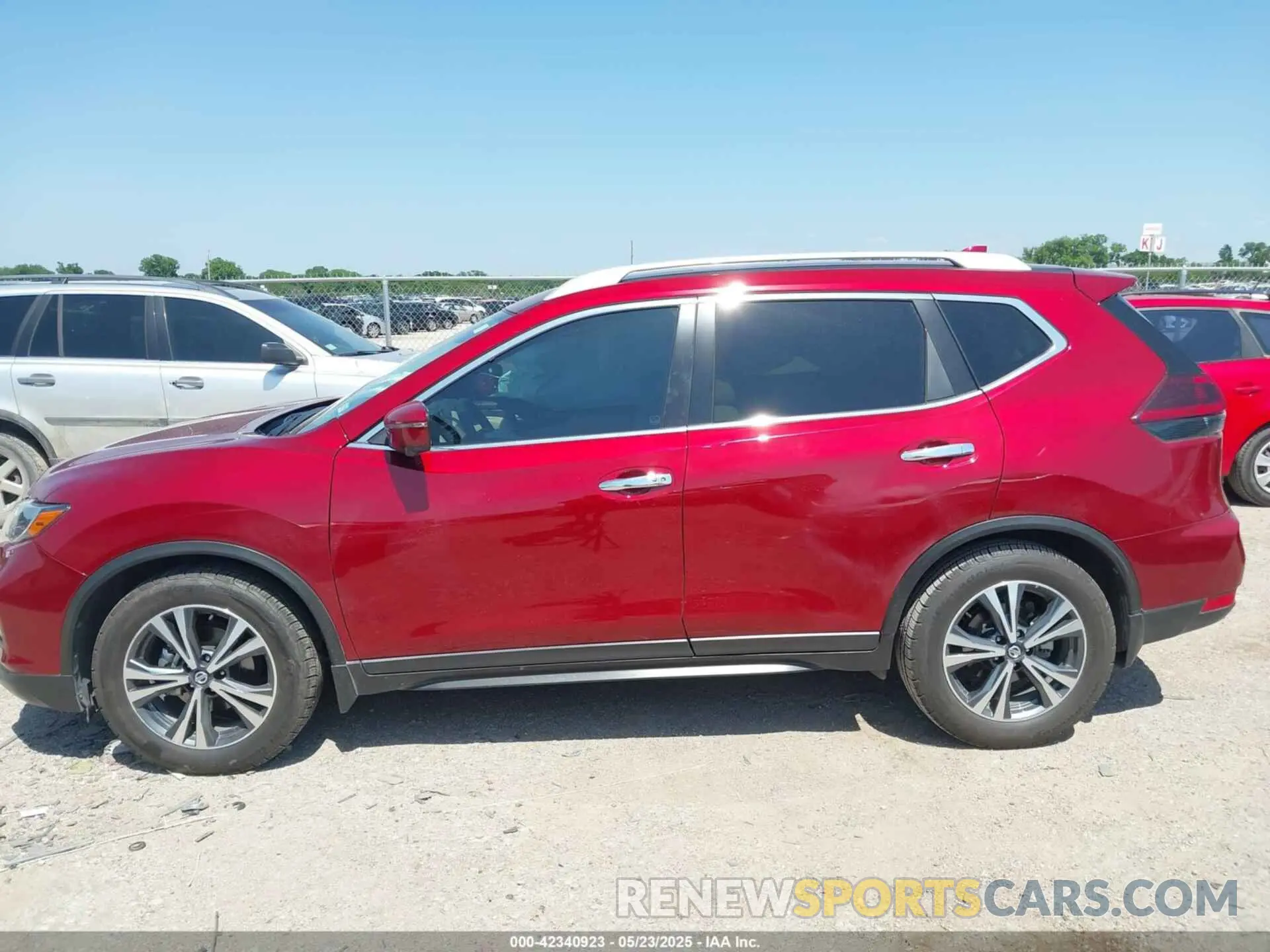 14 fotografías del automóvil dañado 5N1AT2MTXKC733228 NISSAN ROGUE 2019
