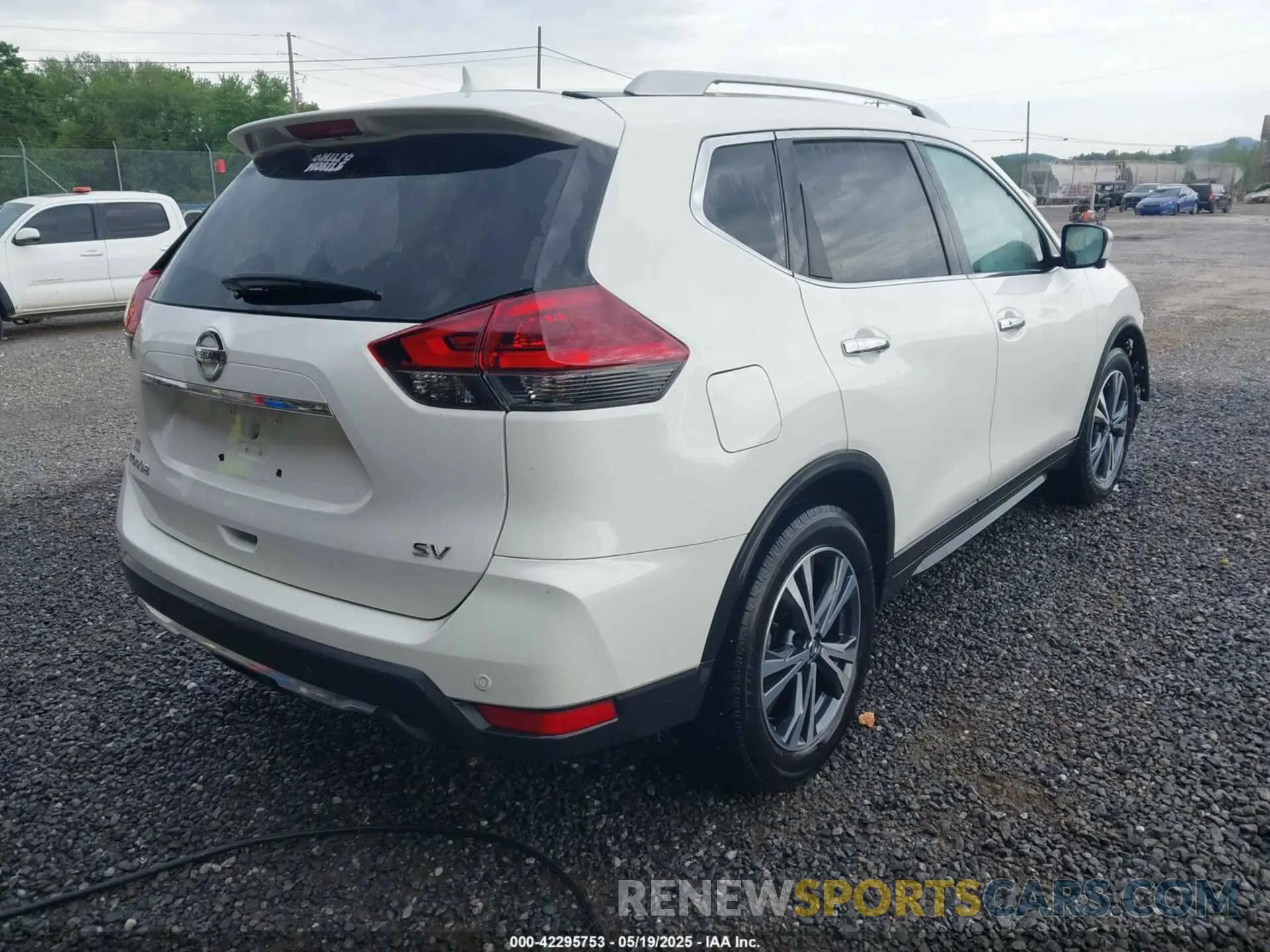 4 fotografías del automóvil dañado 5N1AT2MTXKC817436 NISSAN ROGUE 2019