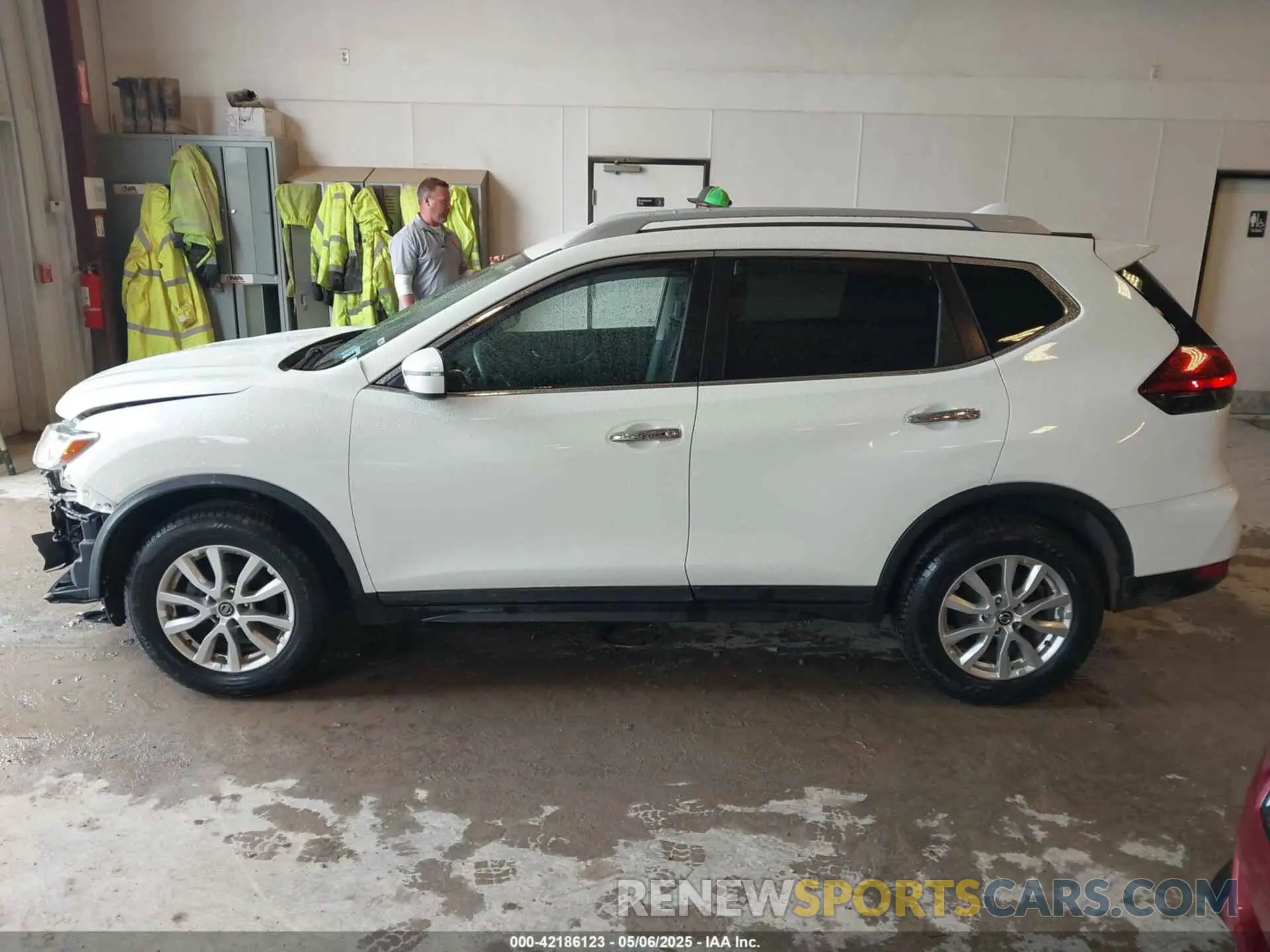 14 fotografías del automóvil dañado 5N1AT2MV0KC766109 NISSAN ROGUE 2019