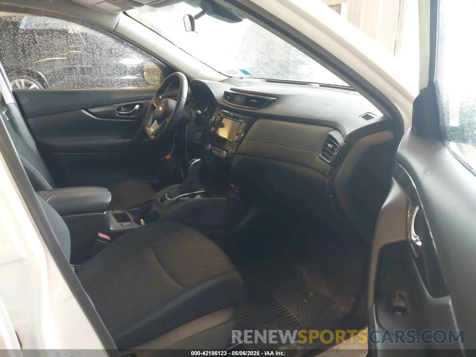 5 fotografías del automóvil dañado 5N1AT2MV0KC766109 NISSAN ROGUE 2019